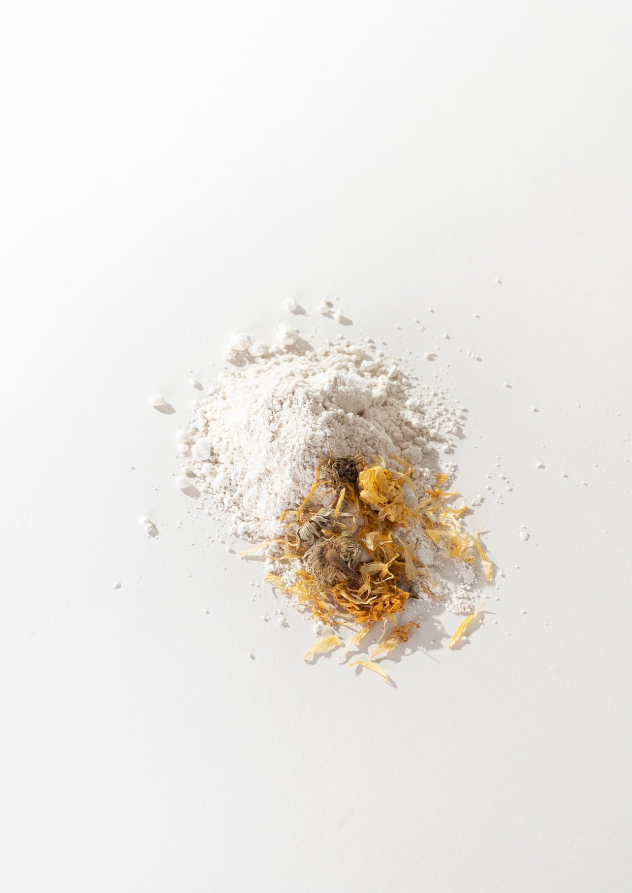colloidal oatmeal calendula soothing  bath for most sensitive delicate skin baby mama mom bath soak and bath wash. soothing eczema bath soak, eczema relief hydrating bath. baby safe skincare. baby safe oat bath. infant safe, pregnancy safe skincare, baby skincare, neonatal skincare, natal skincare, organic calendula, simple ingredients bath. mom and baby skincare